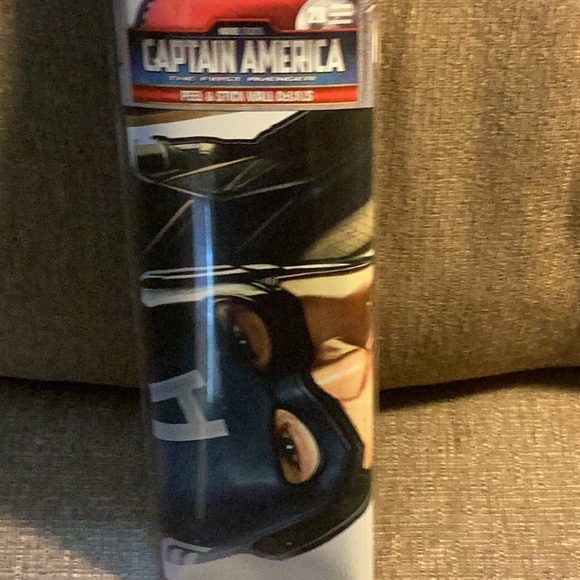 Captain America peel & stick wall decals. 4 adhesive precut reusable. - Picture 4 of 6